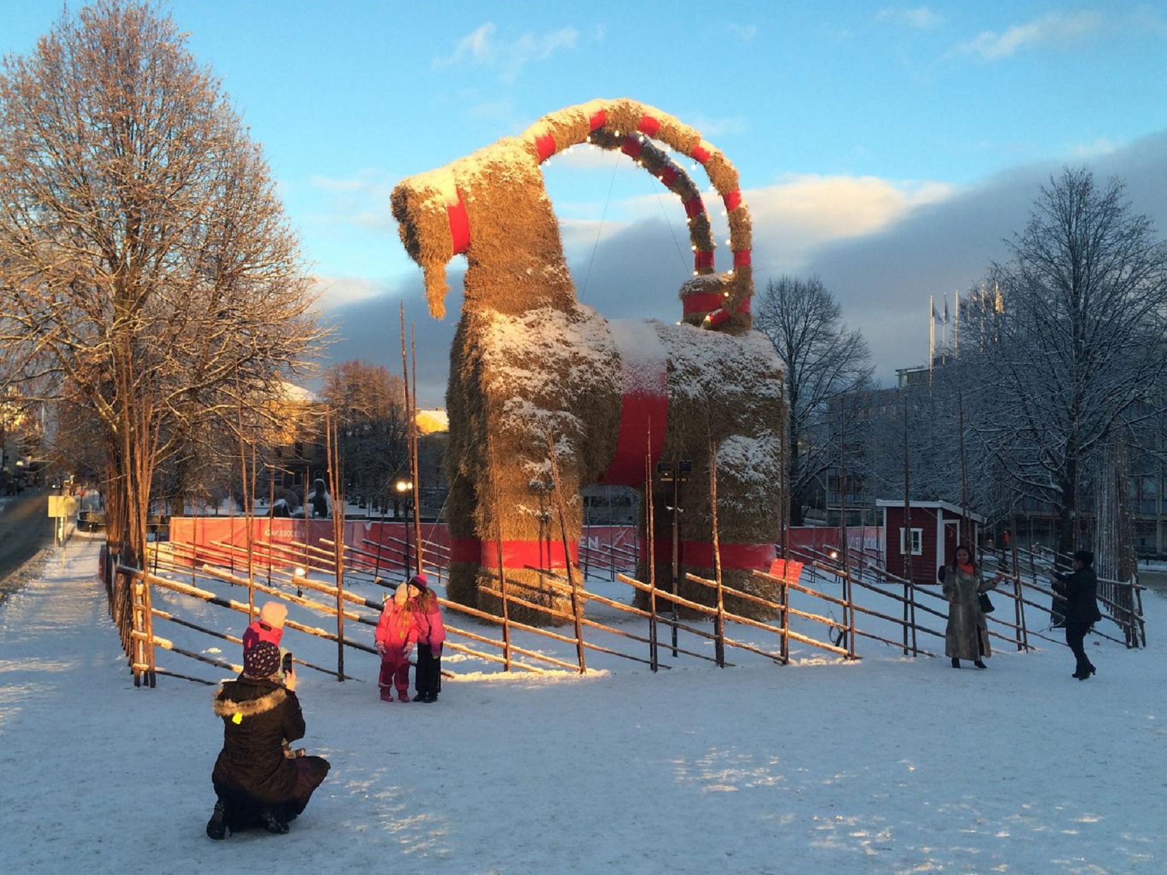 gavle-goat-weird-christmas-tradition