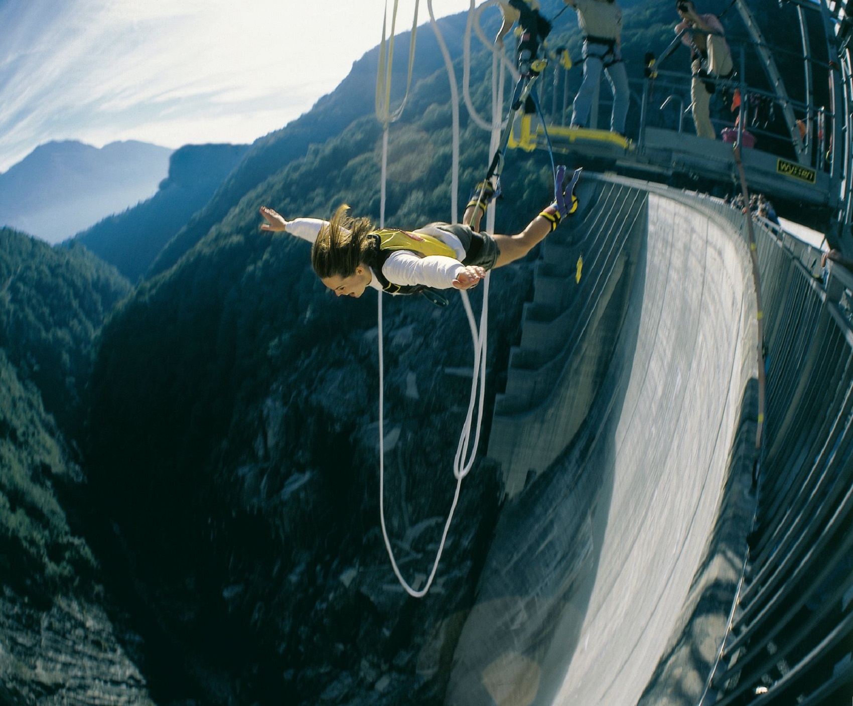 bungee-jumping-around-the-world