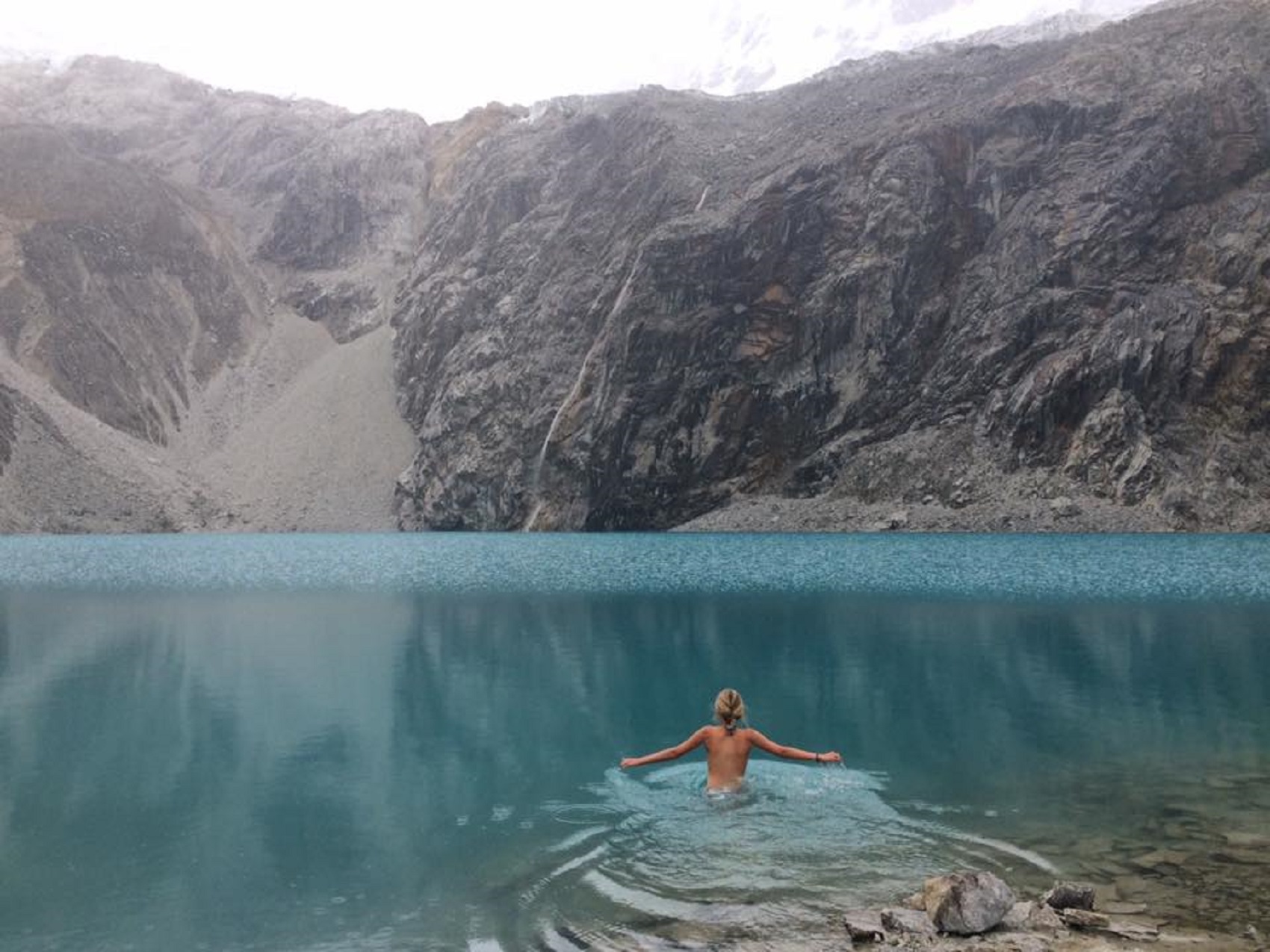 travel-blogger-skinny-dips-in-peru