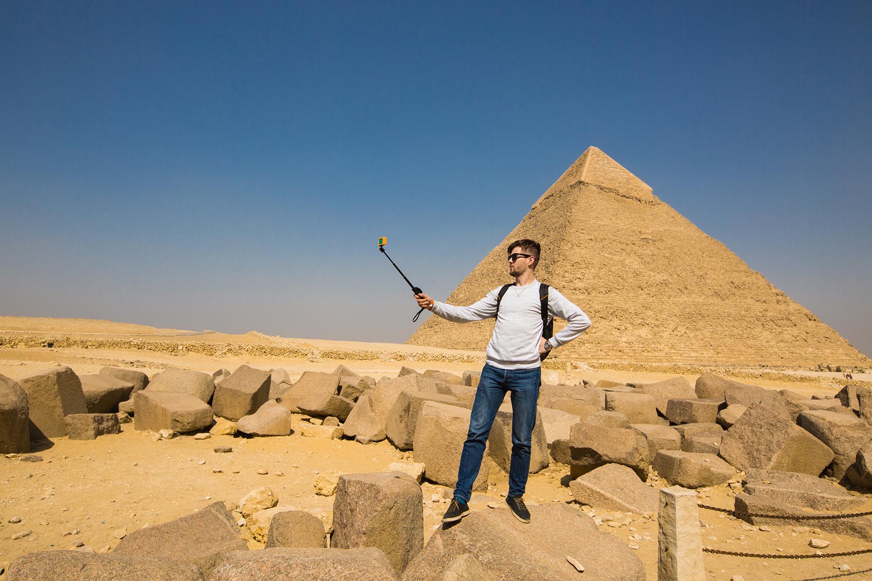 selfie-at-the-pyramids