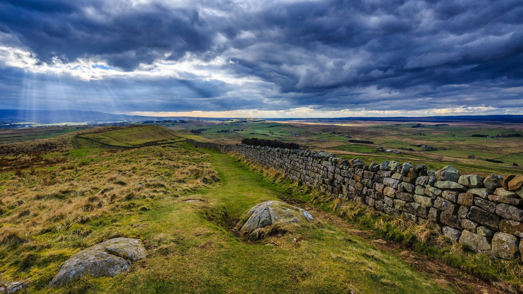 hadrian's-wall-running