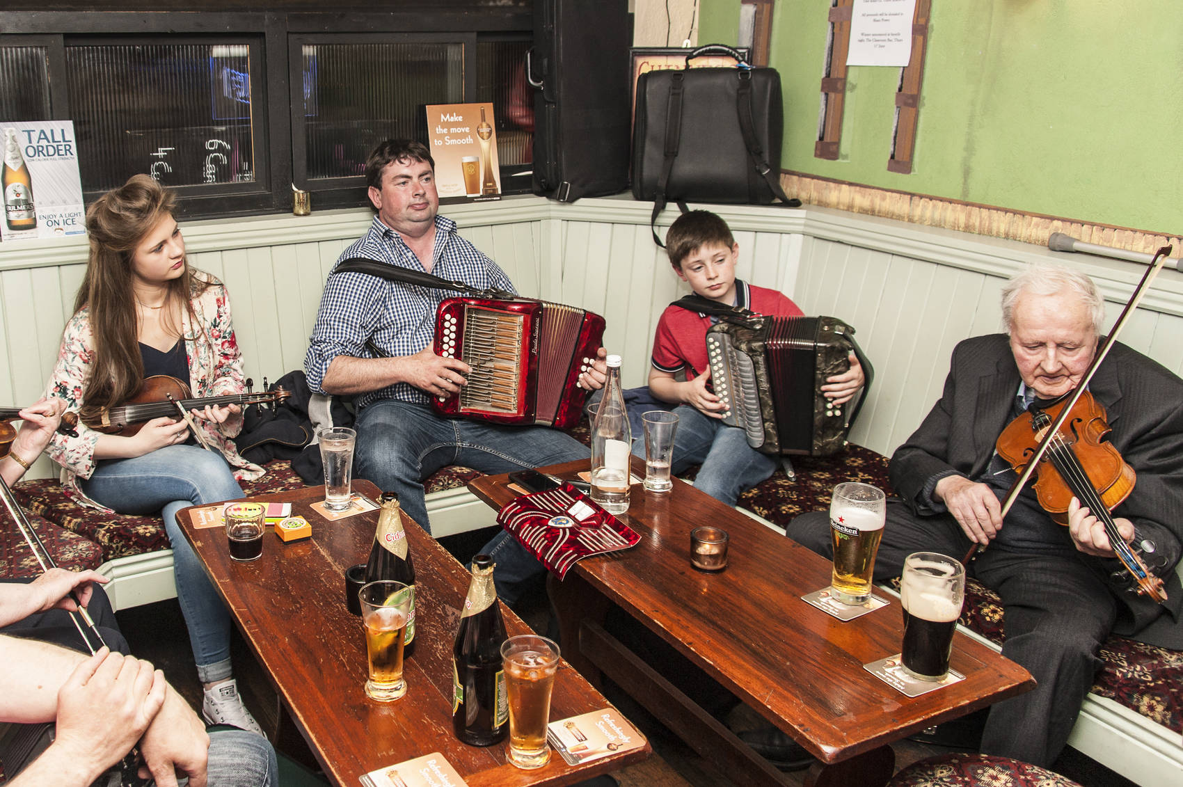 belfast-Irish-singing