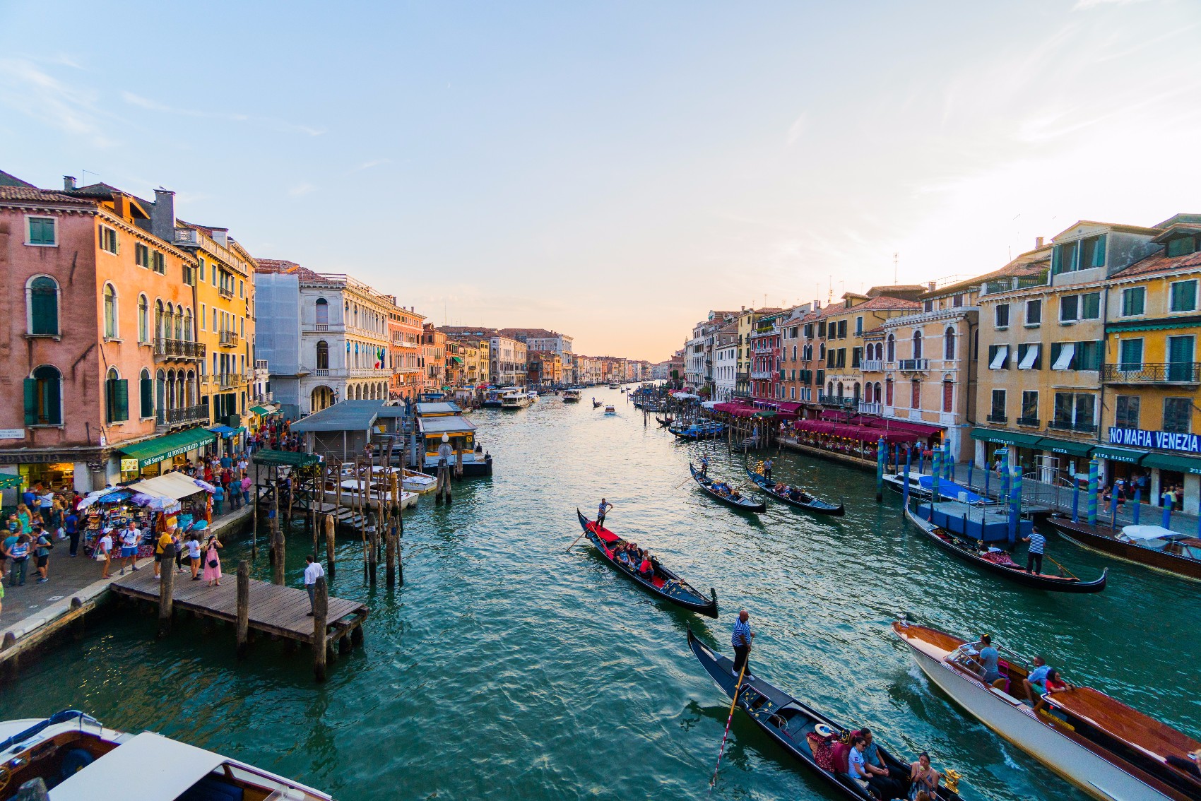 travel restrictions crowded venice