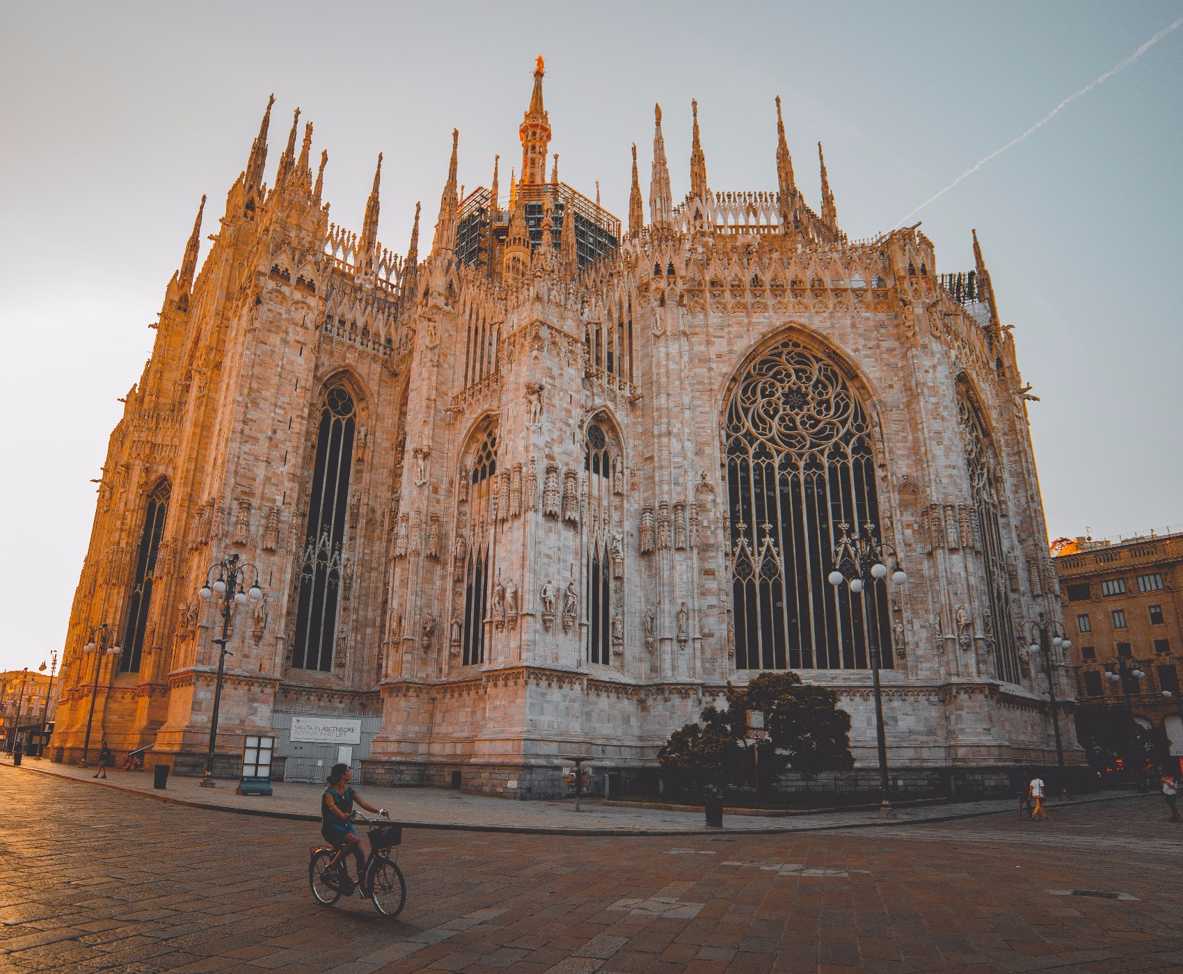 travel restrictions milan selfie stick