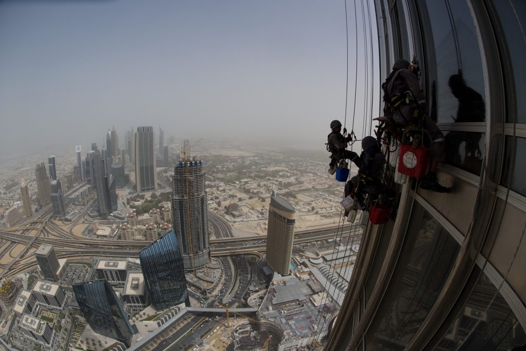 limpieza-de-critales-en-burj-khalifa-1