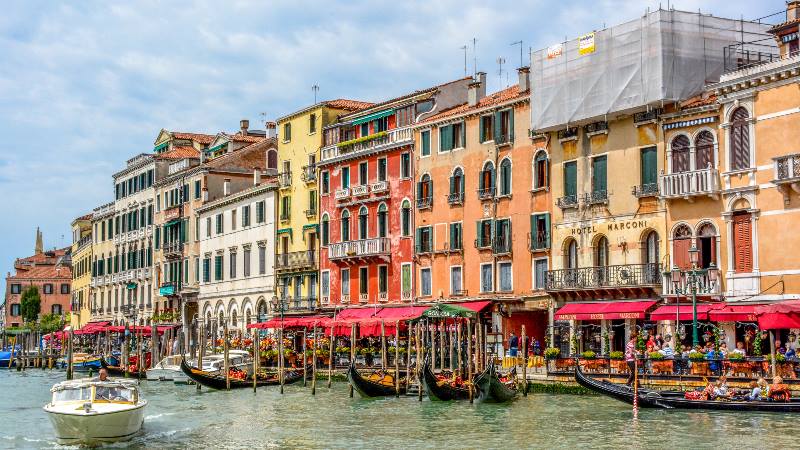 Mini-moon-Venice-hotels