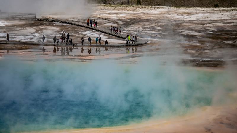 Yellowstone-National-Park-Fairy-Falls-Trail