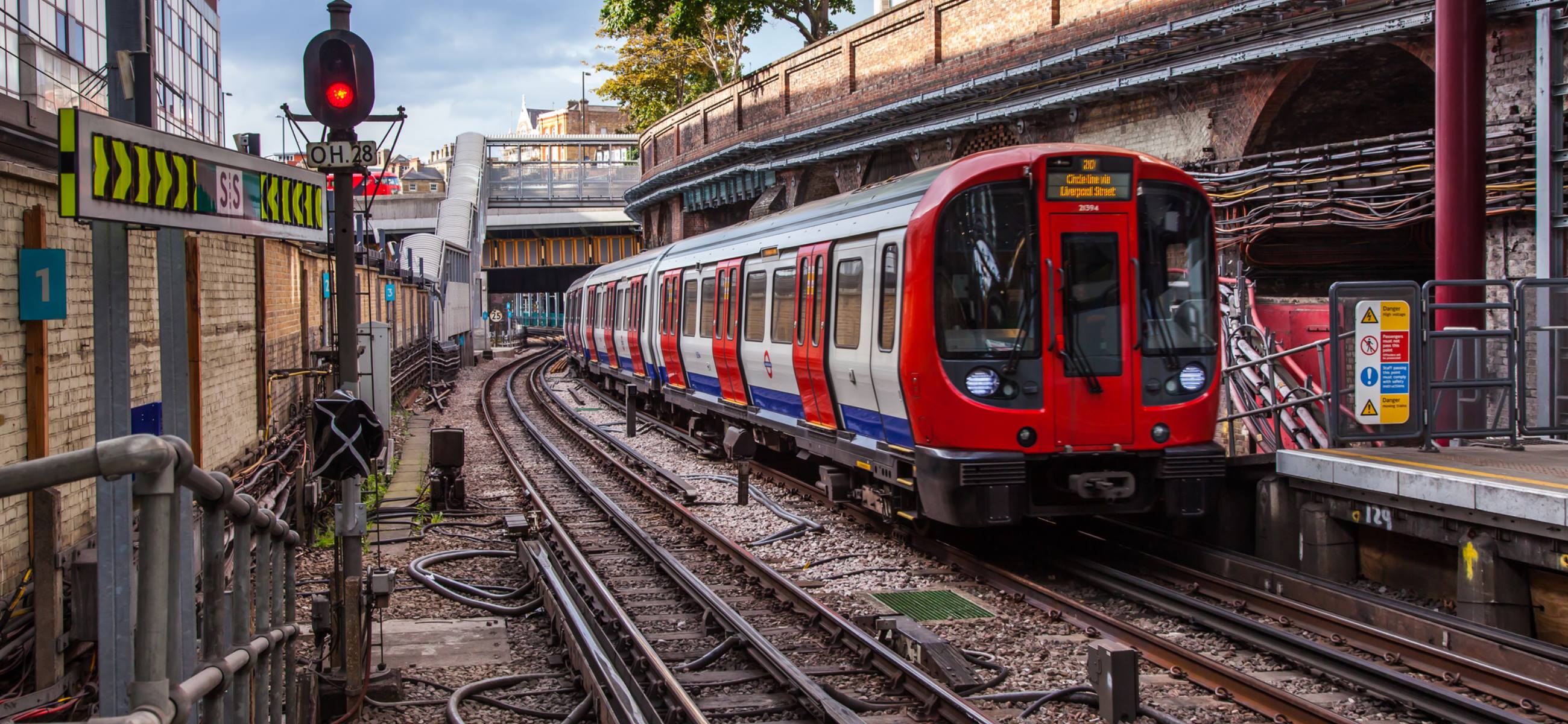 Exploring the Underground Stations Of the London Tube Network