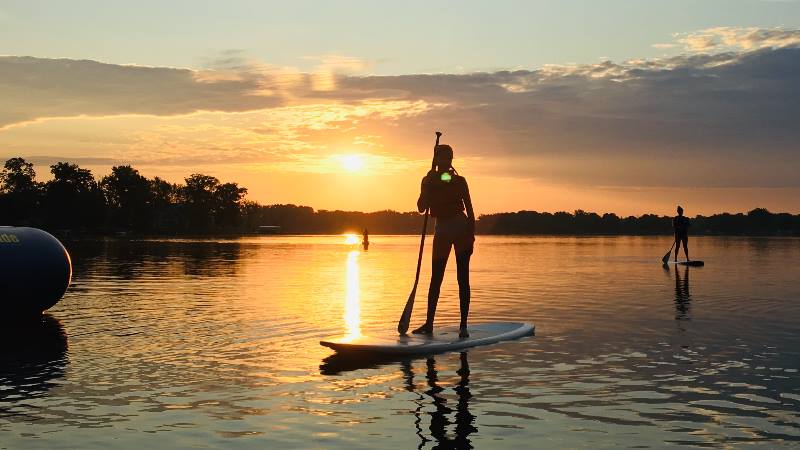 Holiday-to-enjoy-alone-paddle-boarding