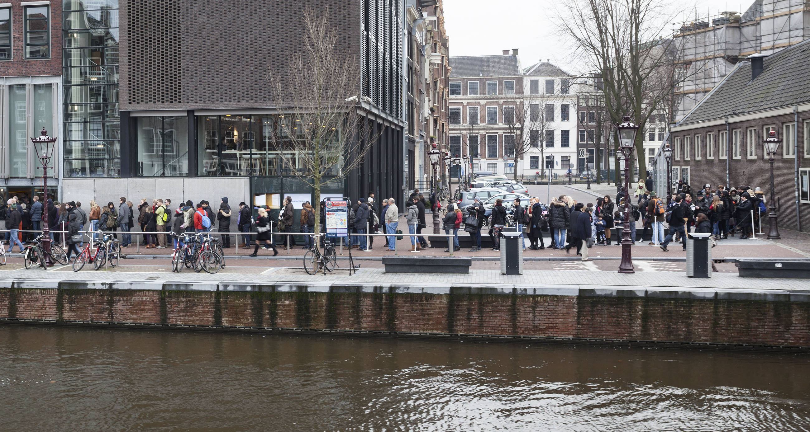 my personal experience with the virtual reality tour of the anne frank house