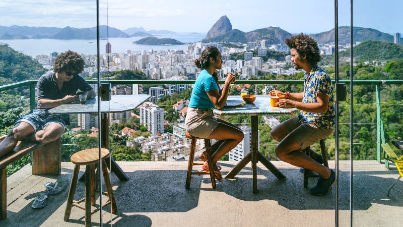 Group-of-people-talking-with-view-of-the-hostel