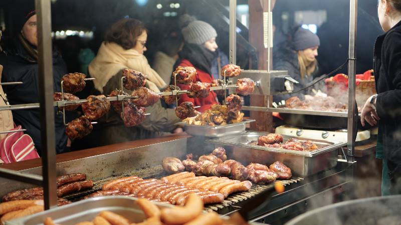 Street-food-stall-Warsaw-winter-food