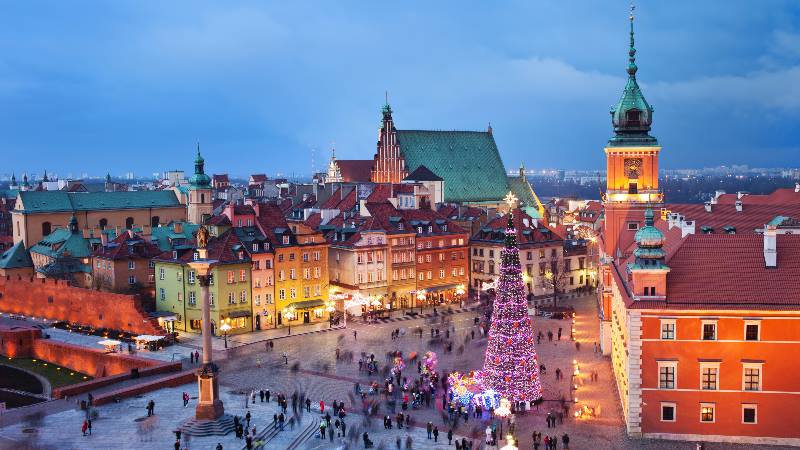 Christmas-tree-in-Warsaw-square