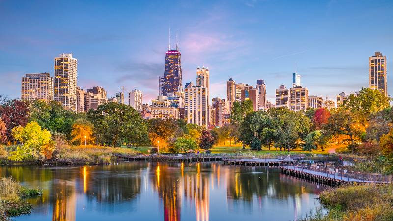 Chicago-Illinois-USA-downtown-skyline-from-Lincoln-Park-at-twilight-isango-2020