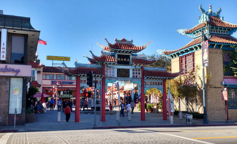 touring los angeles on a budget-chinatown