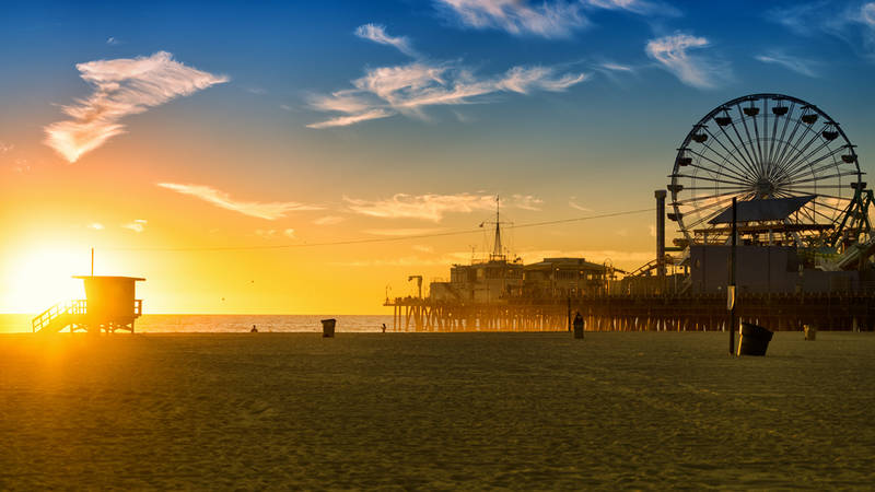 touring los angeles on a budget-santa-monica-beach