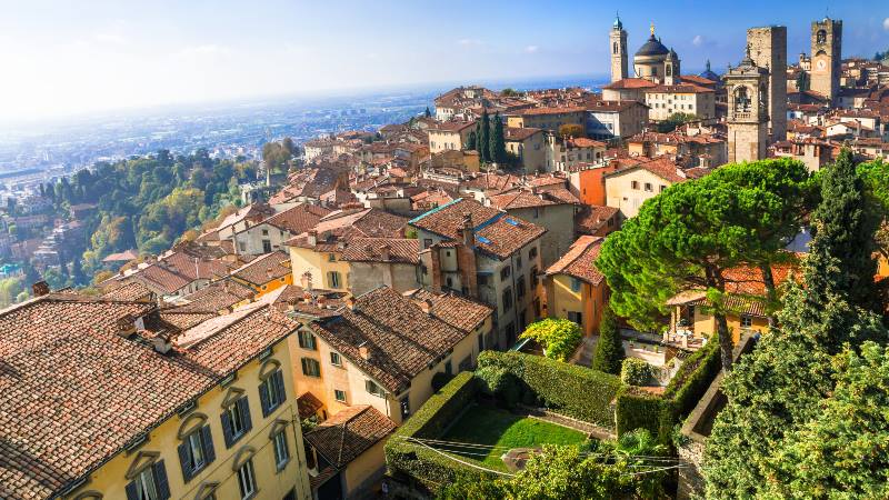 View-of-old-town-of-Bergamo-milan-do's-and-don'ts