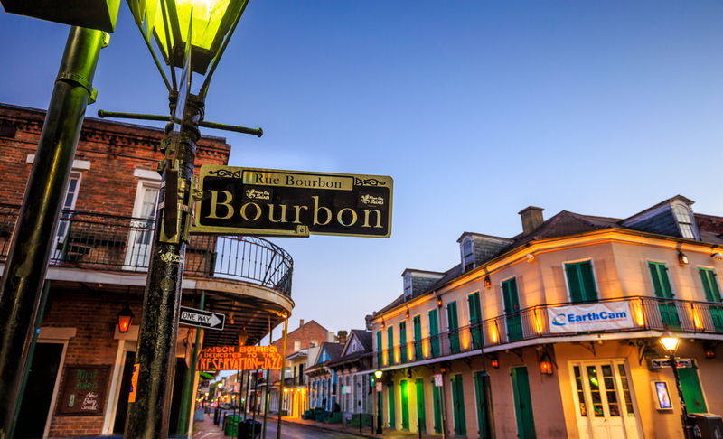 touring new orleans on a budget-cruise-bourbon-street