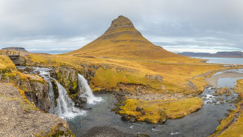 Mountain in the background like set of Game of Thrones