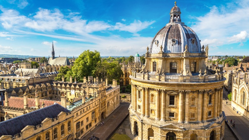 Oxford streets and the University buidlings